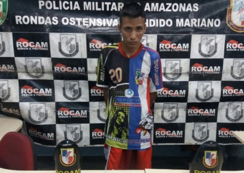 Com camisa do Compensão, jovem é preso por tráfico em Manaus