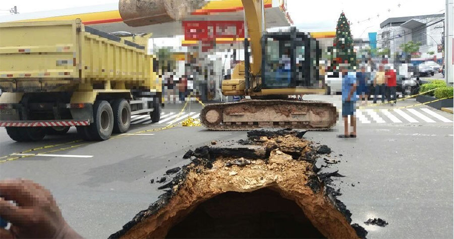 Cratera gigante altera trânsito e rotas de ônibus em Manaus
