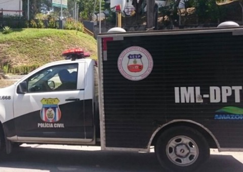 Após ouvir gritos, vizinhos encontram homem morto dentro de casa em Manaus