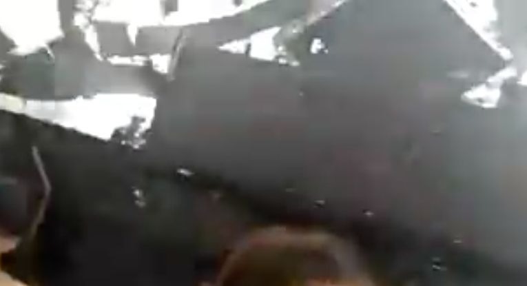 Palco desaba com ventania e causa morte em festa rave