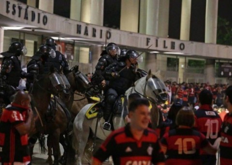 Flamengo encerra sócio-torcedor de organizadas e cogita deixar Maracanã