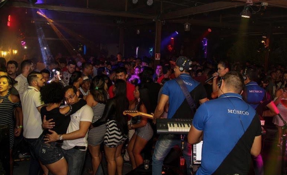 Moai promove esquenta para o natal com forró e sertanejo