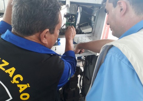 Ipen faz operação-surpresa de fiscalização contra fraudes em postos de gasolina de Manaus