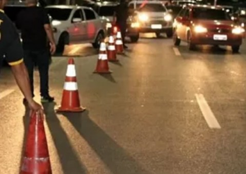 Polícia recupera mais de 25 veículos roubados durante operação em Manaus