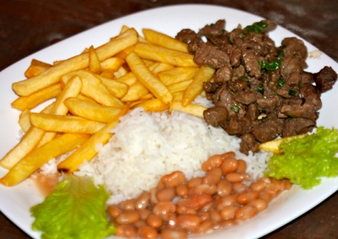 Lançamento do Prato Cidadão reúne centenas de pessoas em Coari 