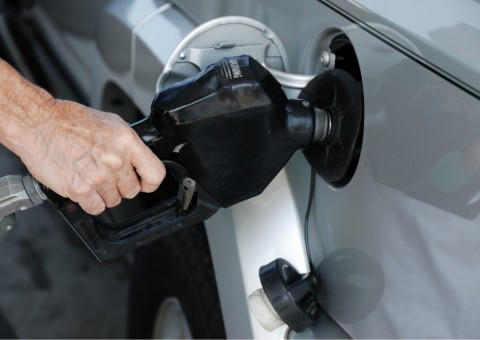 Petrobras decide por novo aumento da gasolina, mas preço do diesel terá redução a partir de terça-feira