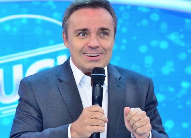 Gugu Liberato pode apresentar ‘A Fazenda’ no lugar de Roberto Justus