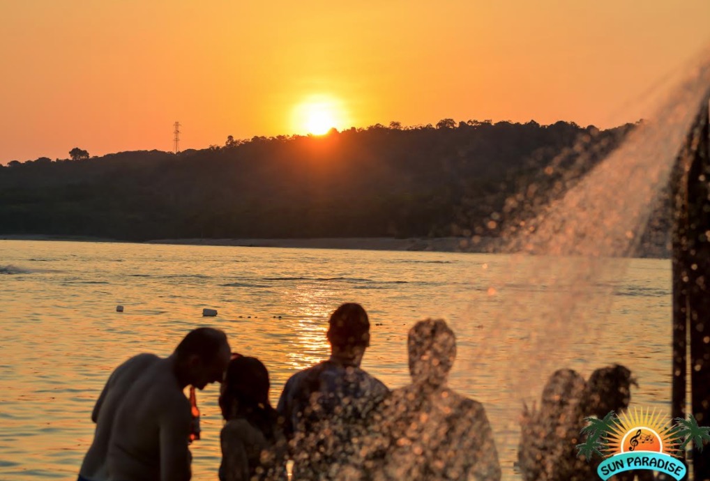 Flutuante Sun Paradise recebe 2018 com Réveillon Magic