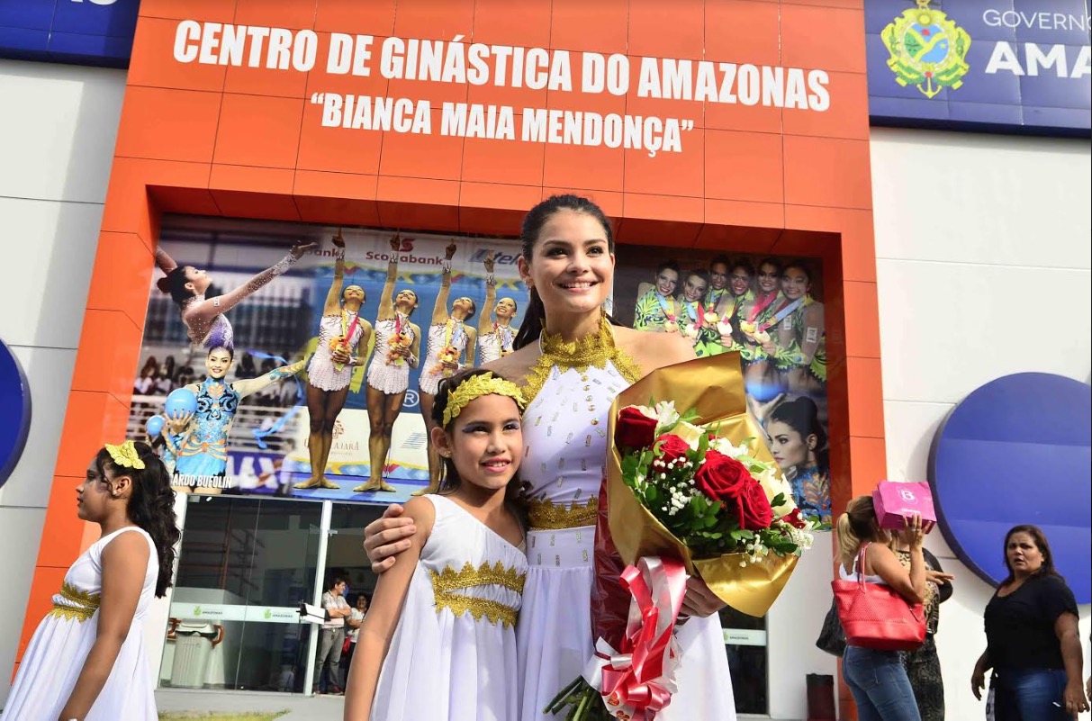 Bianca Maia ministra curso de Iniciação em Ginástica Rítmica em Manaus