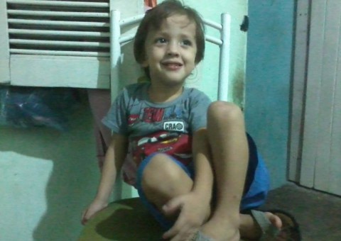 Corpo de menino desaparecido é encontrado carbonizado