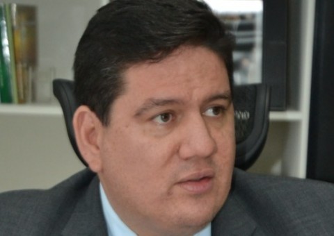 Conselheiro Ari Moutinho Júnior é homenageado com foto na Galeria dos Presidentes 