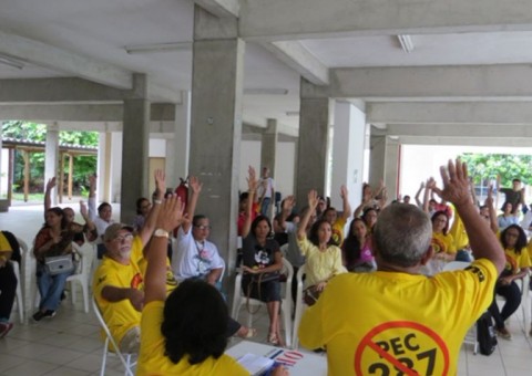 Servidores da Ufam anunciam suspensão de greve após adiamento da votação da Previdência