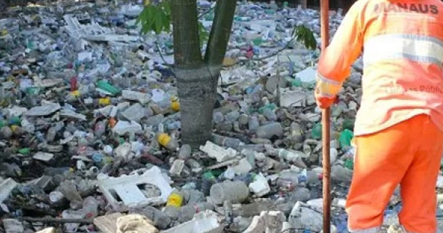 Aprovado projeto de lei que multa quem jogar lixo em ruas de Manaus