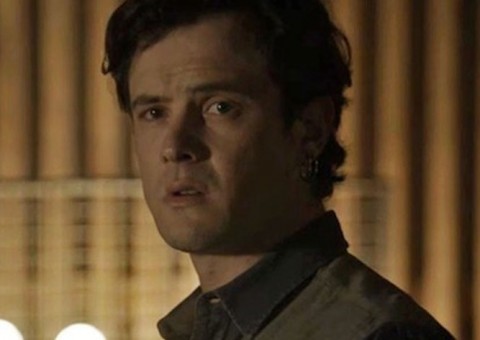 Reviravolta: Gael é espancado na prisão e pode sofrer estupro coletivo