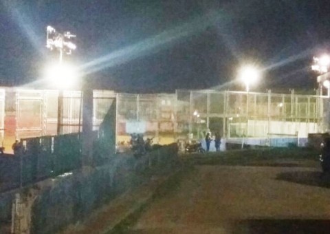 Adolescente baleado na chacina da Compensa permanece internado em Manaus