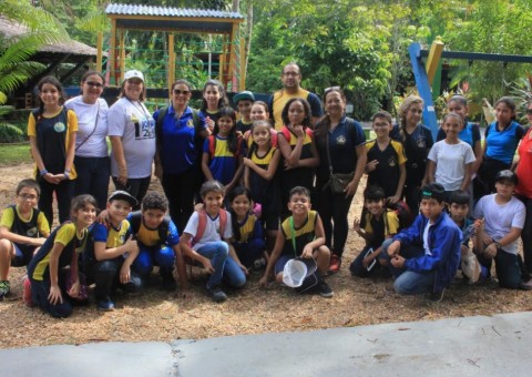 Oficina prepara alunos e professores para educação em espaço não formal