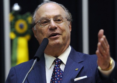 Defesa diz que Maluf está arrasado e trata câncer de próstata