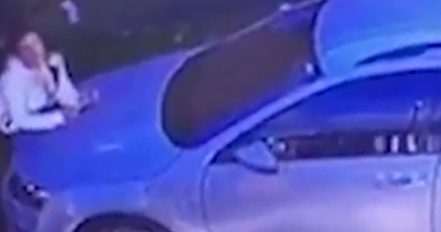 Câmeras flagram sexo a três em estacionamento de supermercado