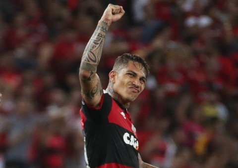 Suspensão de Guerrero diminui e jogador deve ir a Copa