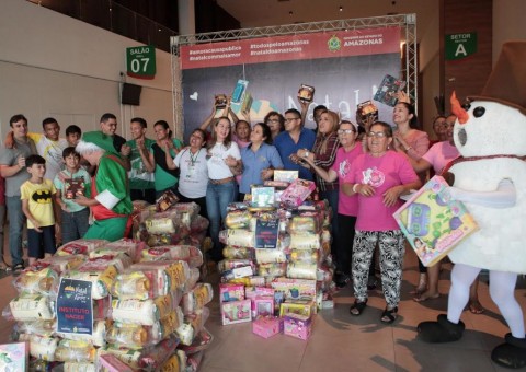 Campanha de Natal entrega brinquedos e alimentos para instituições sociais de Manaus