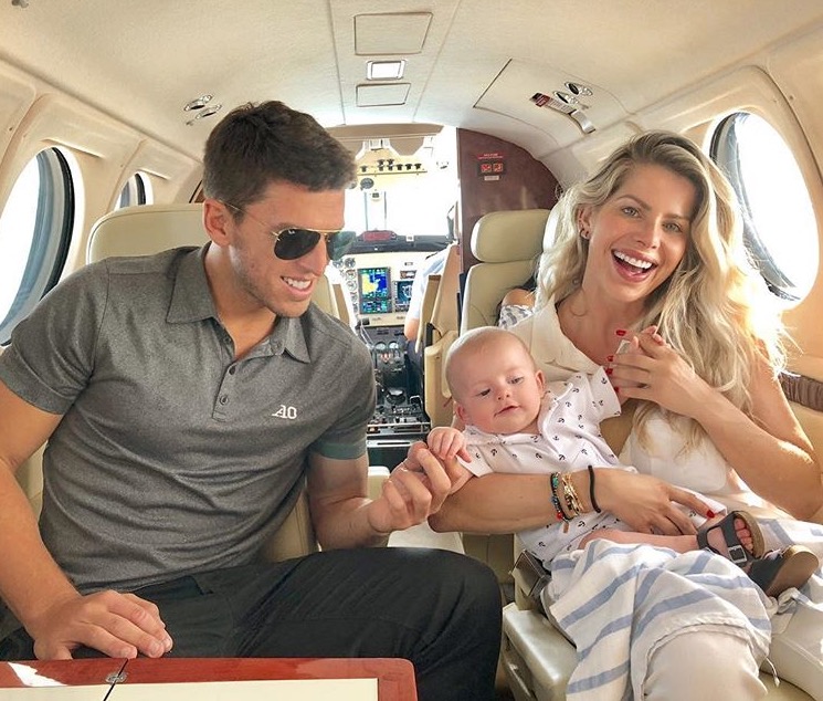 Namorado de Karina Bacchi vira ‘paizão’ de Enrico e mostra momentos fofos