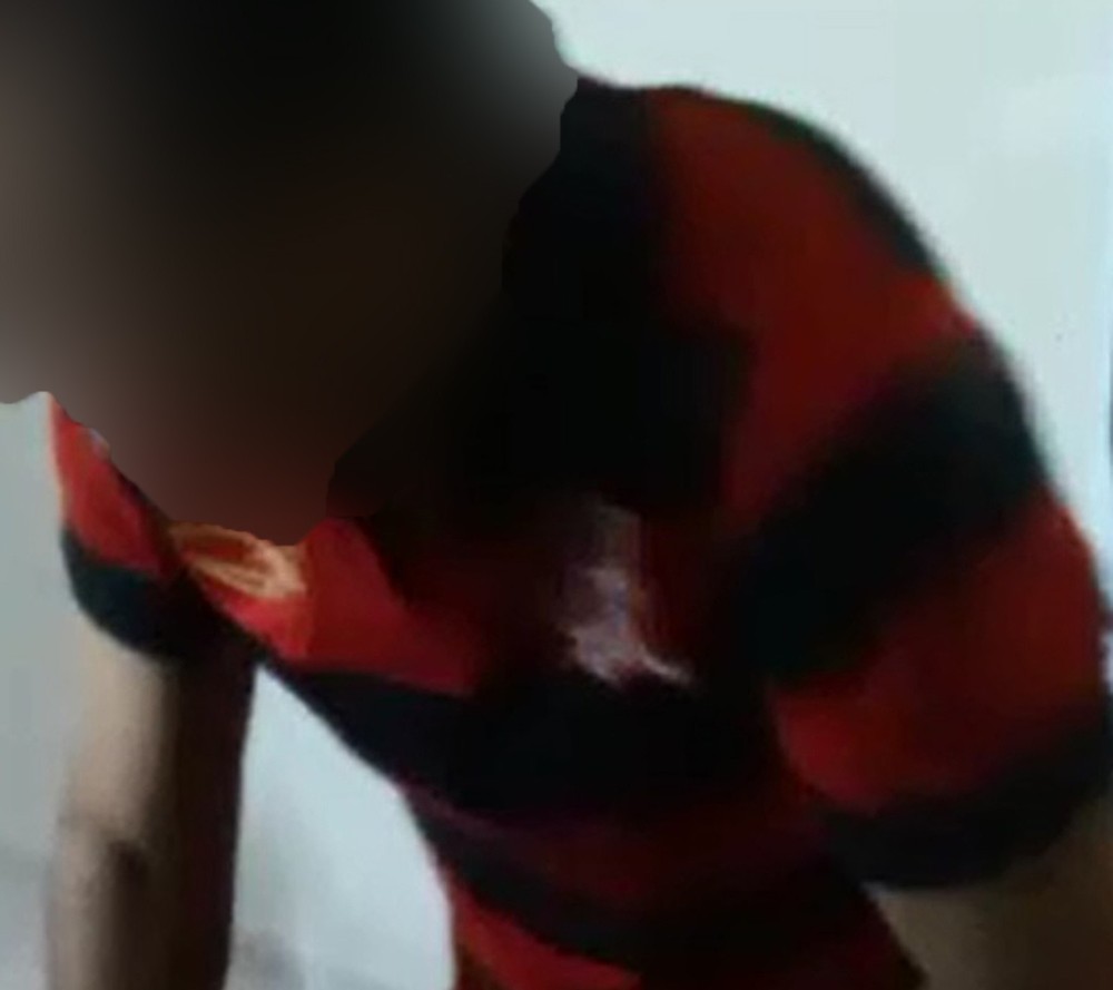 Polícia procura pai que aparece em vídeo tentando estuprar filha