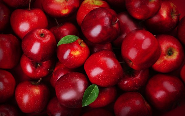 Comer três maçãs ou dois tomates ao dia ajuda a restaurar pulmões de ex-fumantes