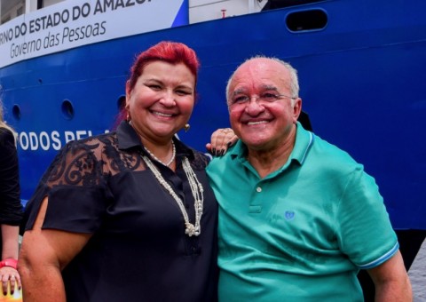 Ex-primeira dama presta depoimento na Polícia Federal em Manaus