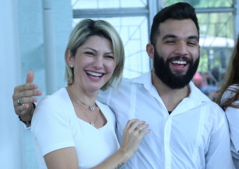 Antonia Fontenelle diz que casamento com Jonathan Costa foi cagada