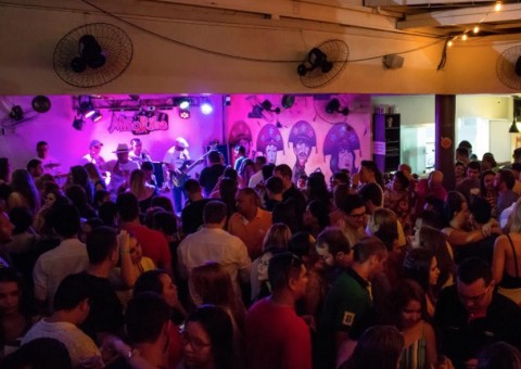 Pé-de-serra e clima festivo movimentam o Axerito nesta sexta