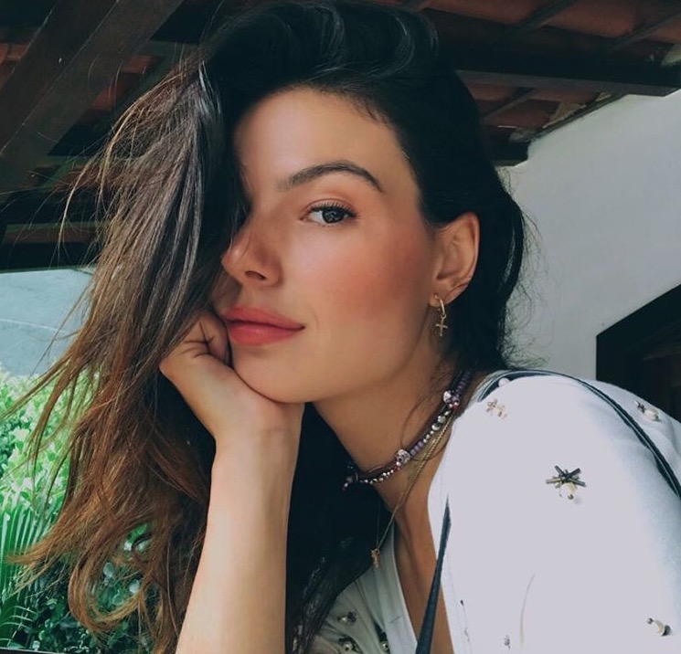 Isis Valverde ostenta corpo de sereia e fãs piram: ‘deusa’