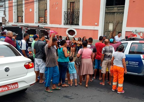 Mulher é morta a facadas por suposto amante no Centro de Manaus