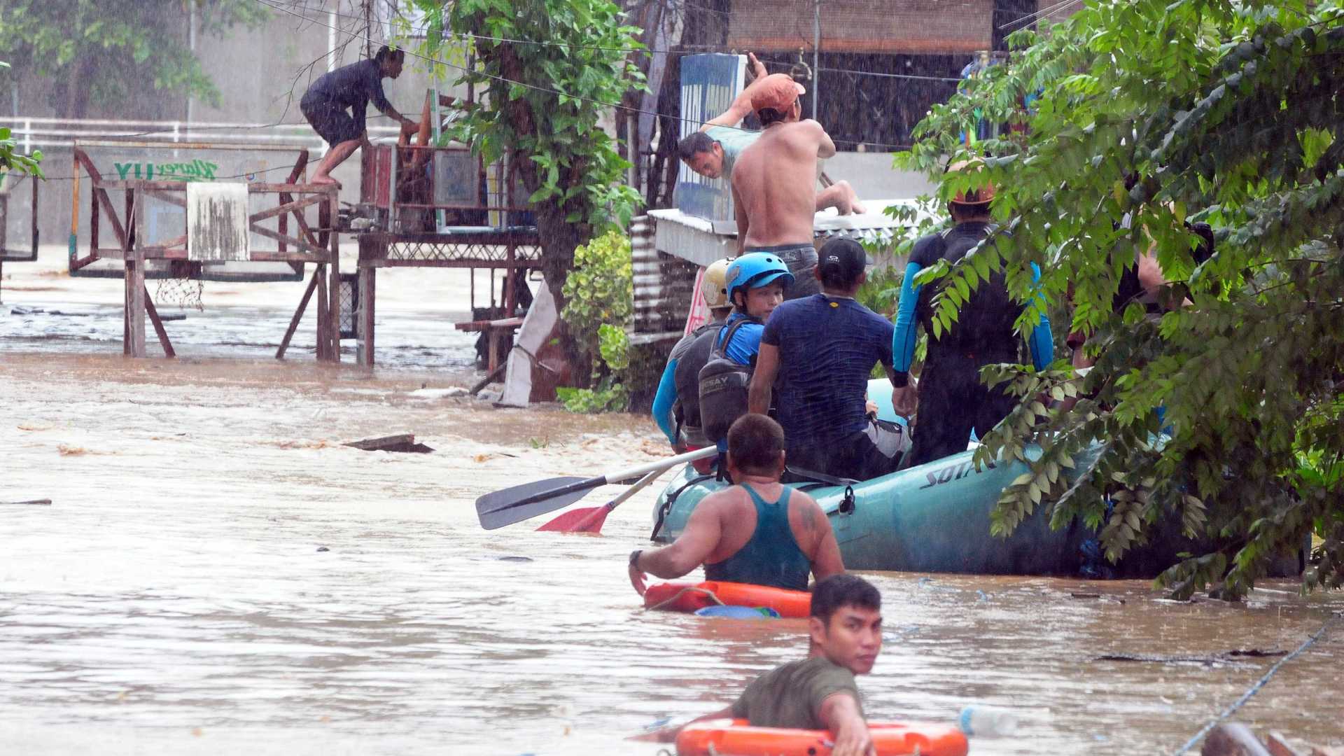 Sobe para 200 número de mortos em tempestade nas Filipinas