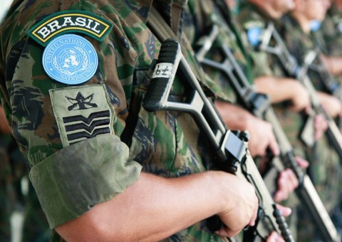 Militares chegam a Manaus para reforçar segurança em presídios 