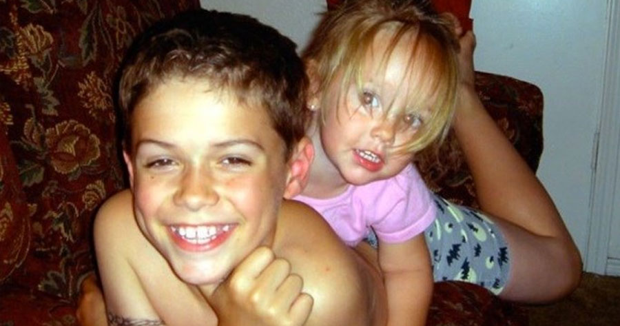 Adolescente esfaqueia irmã de 4 anos até a morte para 'castigar' mãe