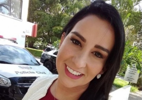 Fabíola Gadelha exibe corpão em vestido transparente e fica noiva em Manaus