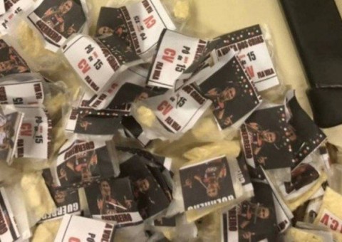 Drogas com foto e nome de Guerrero é apreendida em comunidade