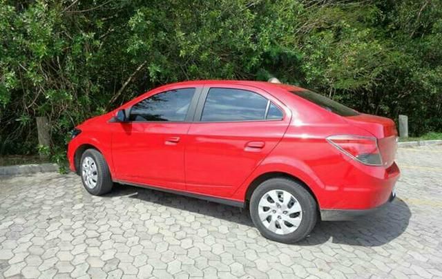 Dupla rouba carro e tenta se dar bem, mas acaba presa em Manaus