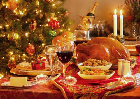 Exagerou na ceia de Natal? Confira quatro dicas para aliviar a indigestão