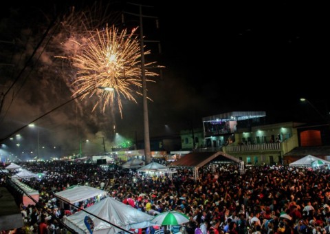 Bairros comemoram virada do ano com shows musicais em Manaus