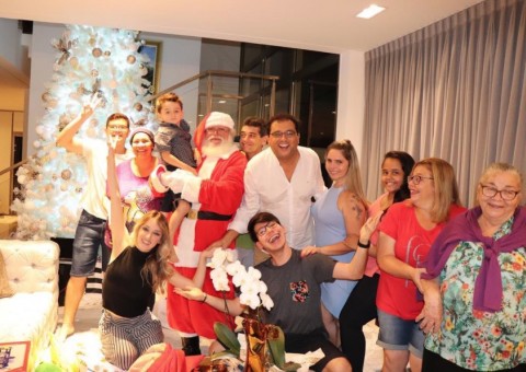 Ex-namorada de Marcelo Rezende passa Natal com Geraldo Luis