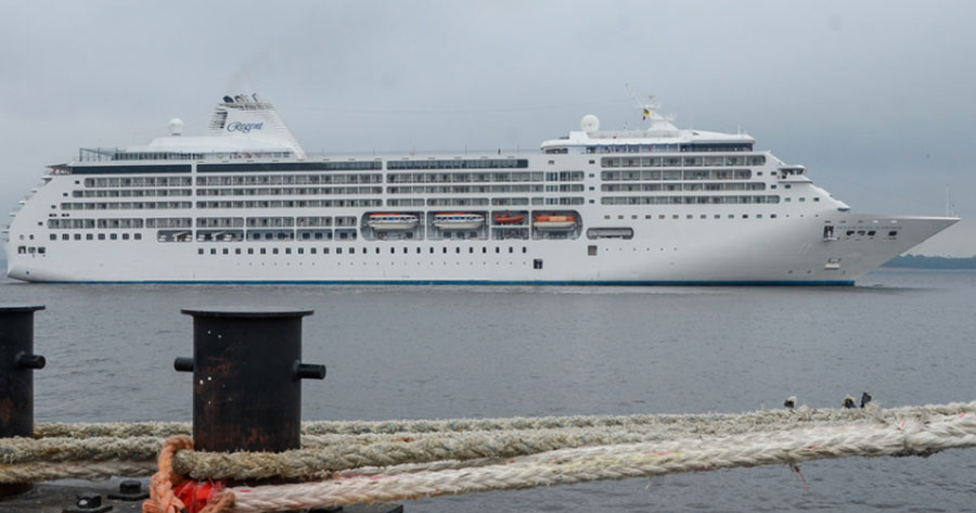 Cruzeiro de luxo com 1,4 mil turistas chega a Manaus nesta terça-feira