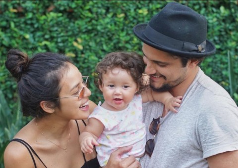 Bruno Gissoni mostra foto com Yanna Lavigne e se declara