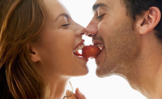 Quer aumentar seu apetite sexual? Coma essas frutas e impressione  