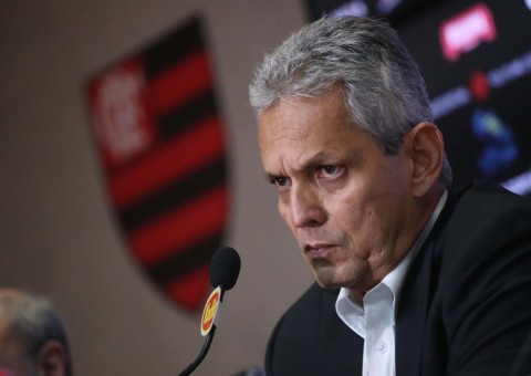 Rueda não dá sinal de vida e Flamengo começa a listar opções de substitutos
