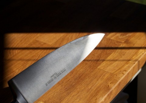 Menino de 13 anos é apreendido após esfaquear o pai durante briga