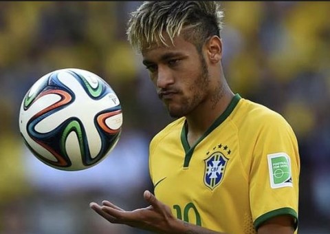 Em entrevista a Piqué, Neymar lembra lesão e define Copa de 2014: ‘Uma porcaria’