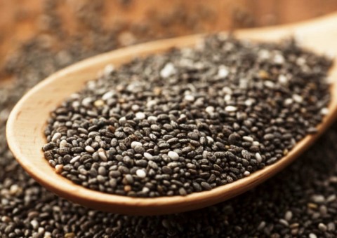 Poderoso emagrecedor e desinchante, conheça o suco de chia