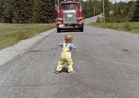 Remake de Cemitério Maldito ganha data de estreia