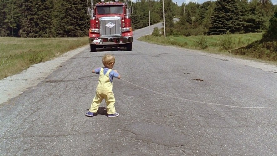 Remake de Cemitério Maldito ganha data de estreia